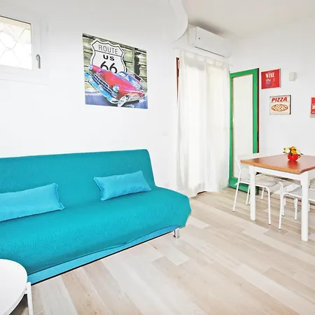 Largo Augustus Apartment *